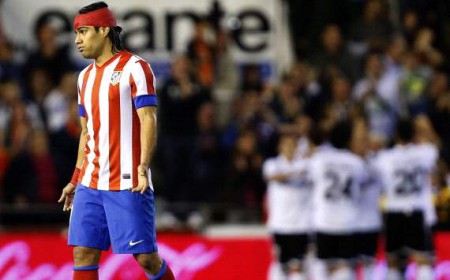 El Valencia rompe la racha del Atlético con una gran pegada.
